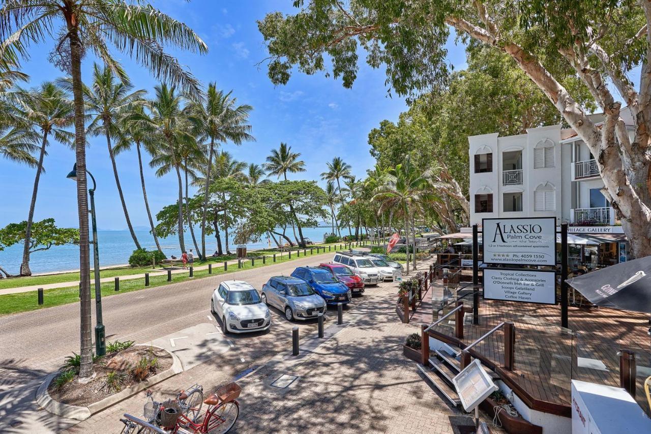 Alassio Beachfront Apartments Palm Cove Bagian luar foto