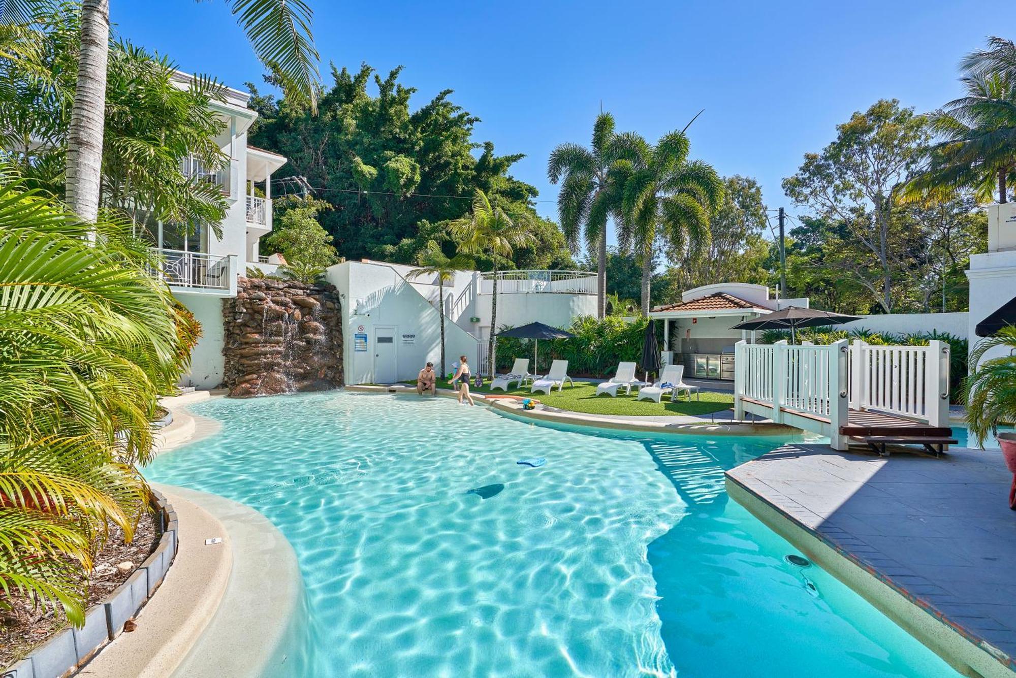 Alassio Beachfront Apartments Palm Cove Bagian luar foto