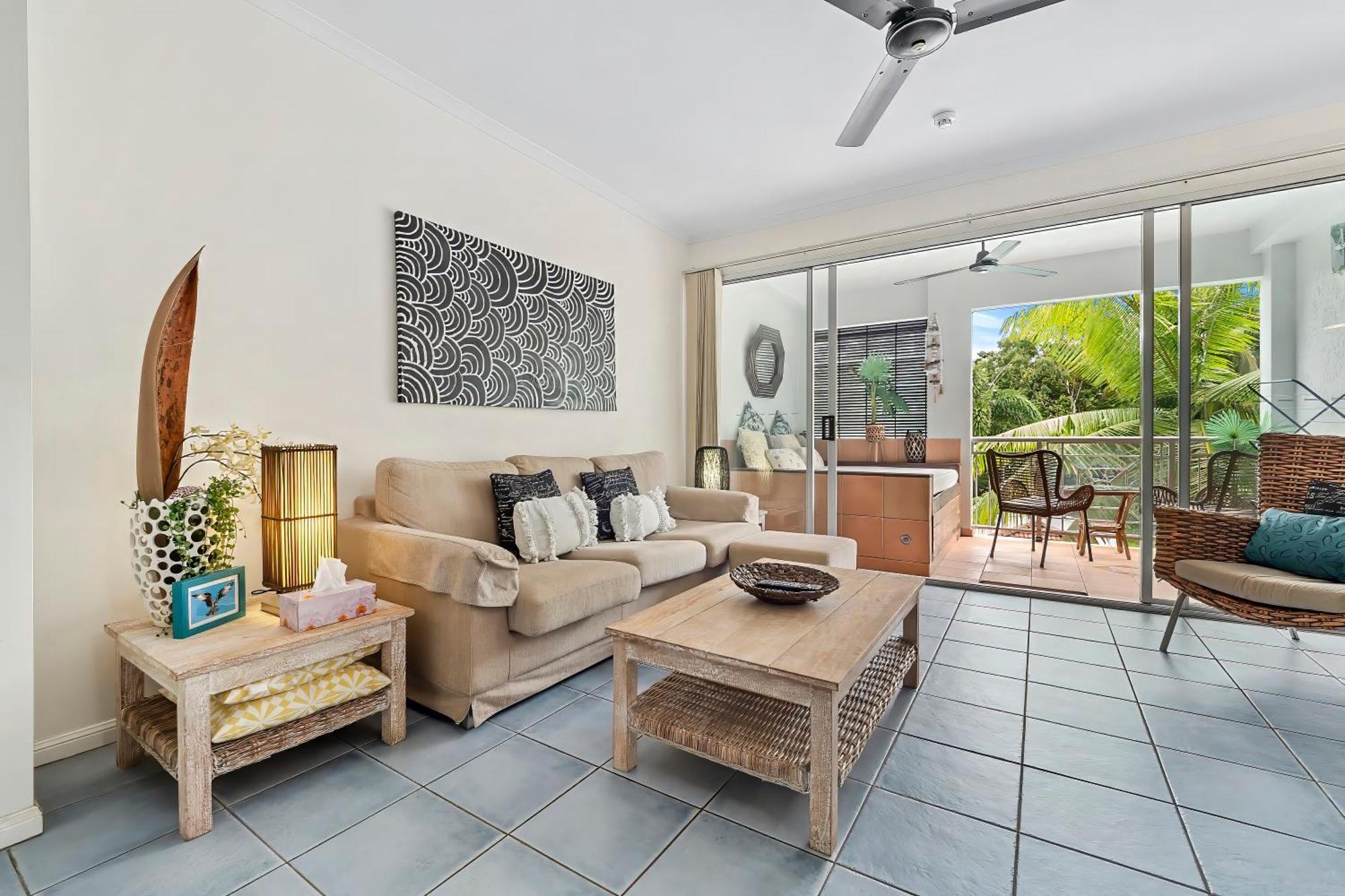Alassio Beachfront Apartments Palm Cove Ruang foto