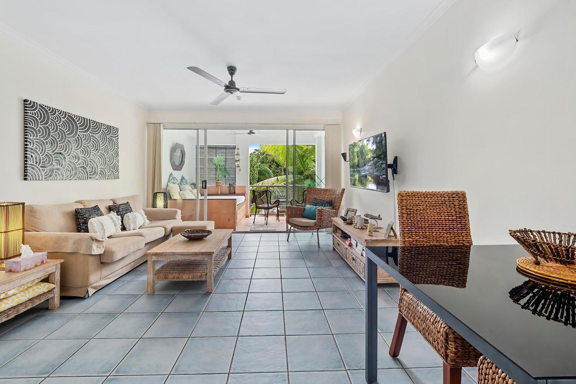 Alassio Beachfront Apartments Palm Cove Ruang foto