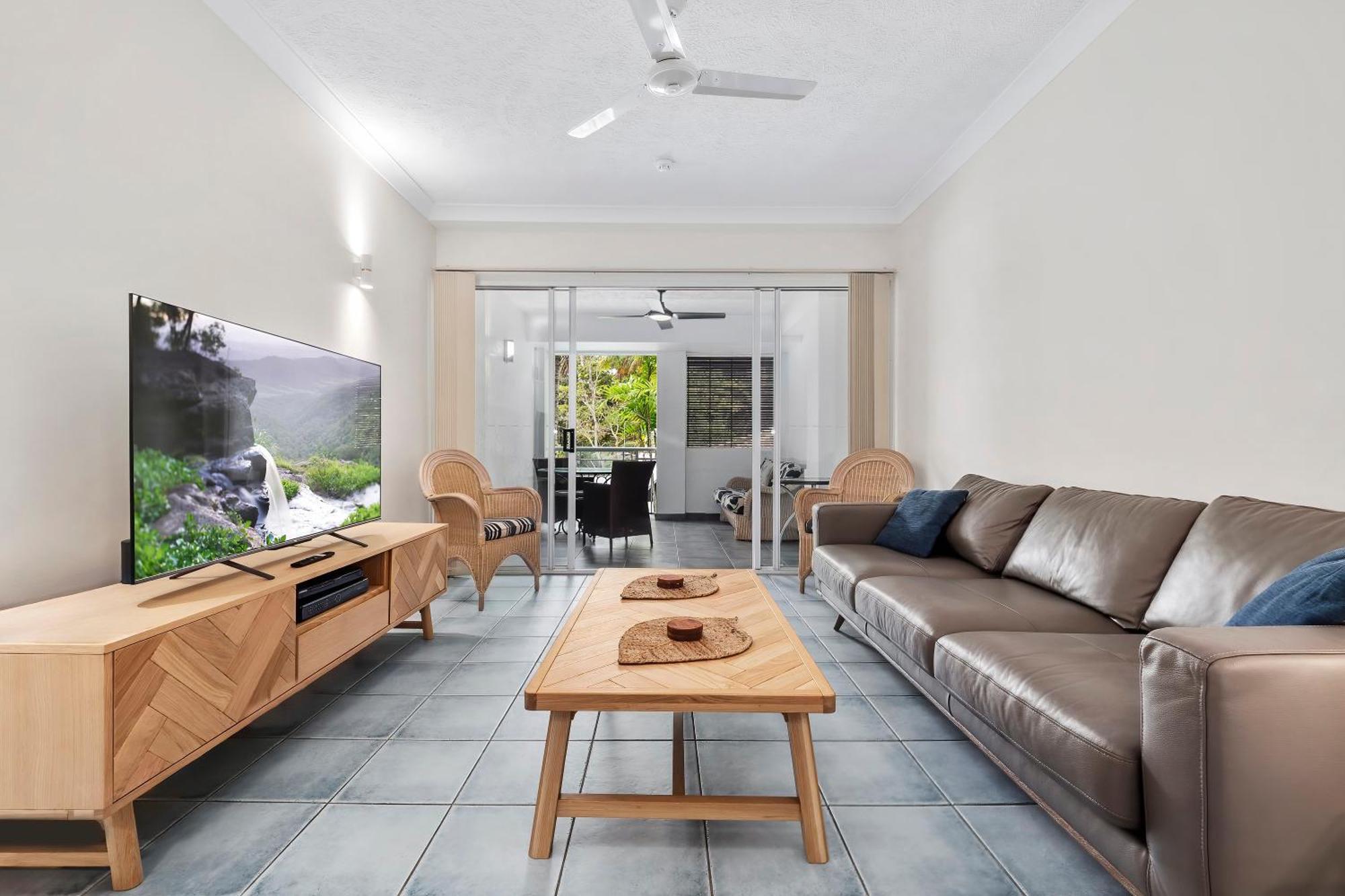 Alassio Beachfront Apartments Palm Cove Ruang foto