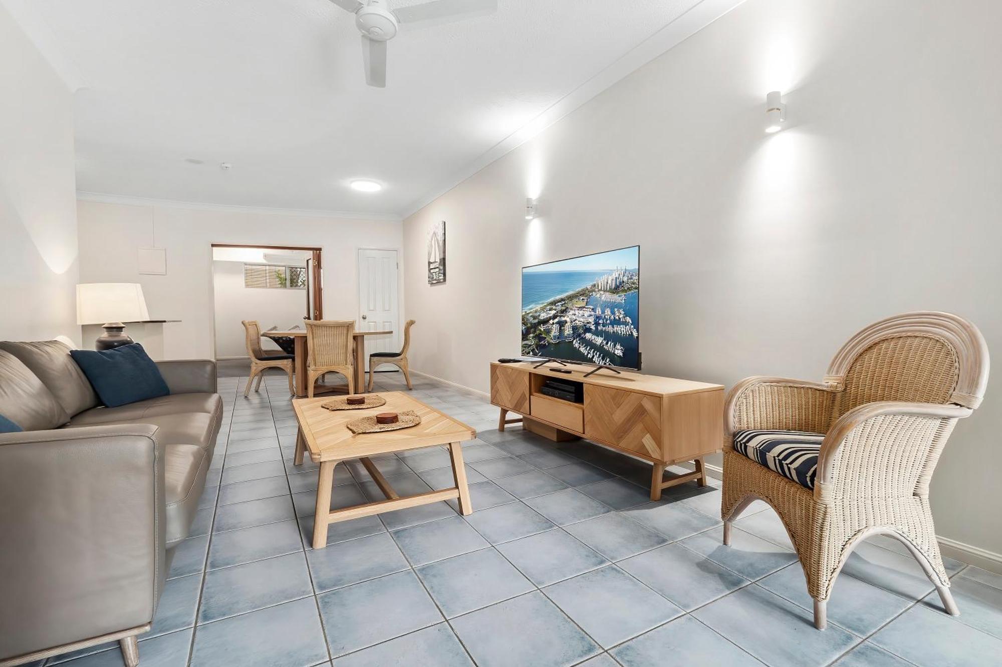 Alassio Beachfront Apartments Palm Cove Ruang foto