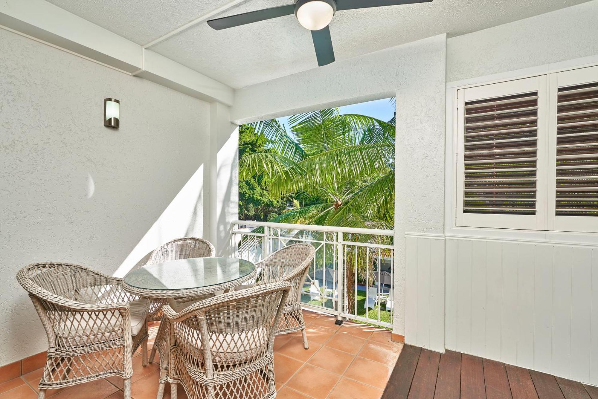 Alassio Beachfront Apartments Palm Cove Ruang foto