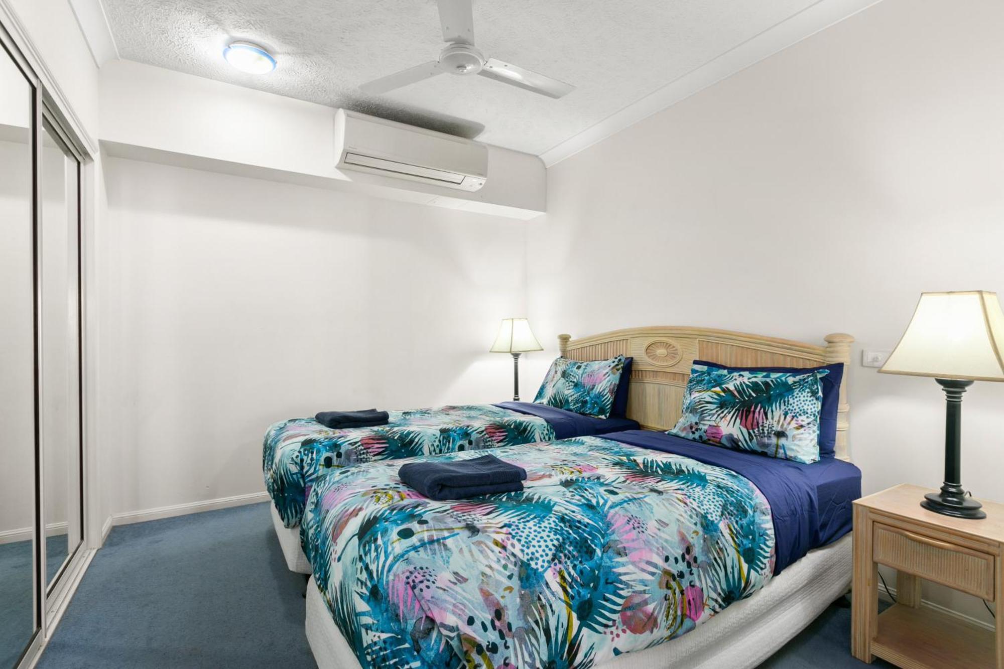 Alassio Beachfront Apartments Palm Cove Ruang foto