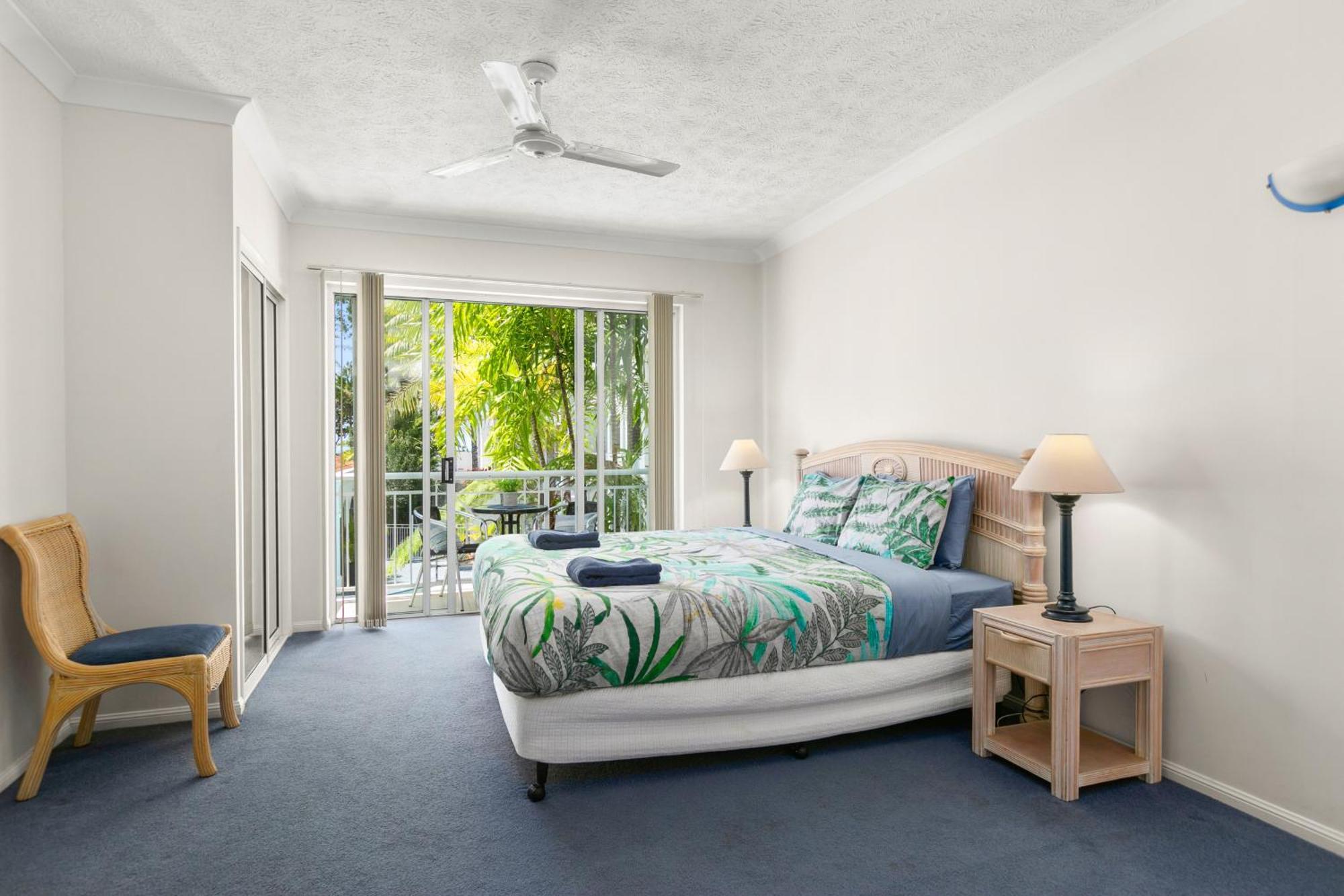 Alassio Beachfront Apartments Palm Cove Ruang foto