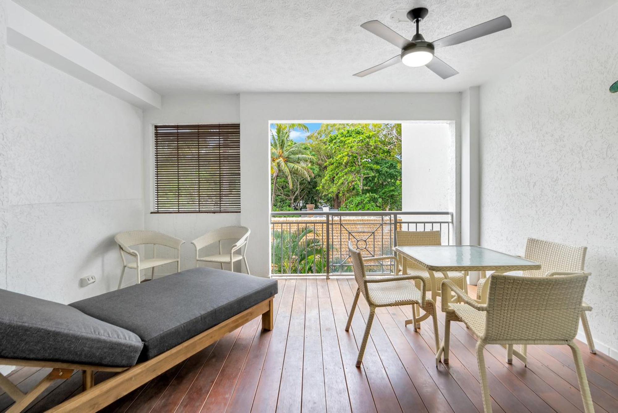 Alassio Beachfront Apartments Palm Cove Ruang foto